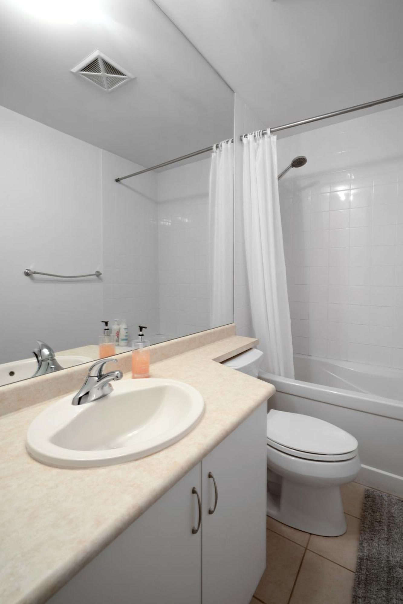 Downtown Toronto 1 Bdrm Condo With Parking And Views Kültér fotó