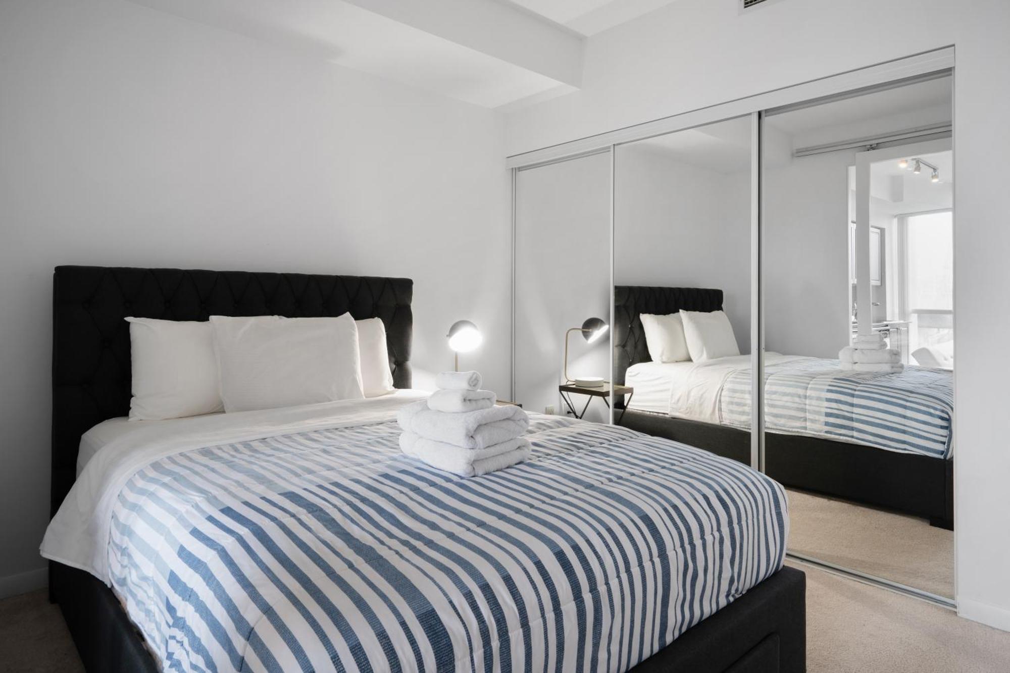 Downtown Toronto 1 Bdrm Condo With Parking And Views Kültér fotó