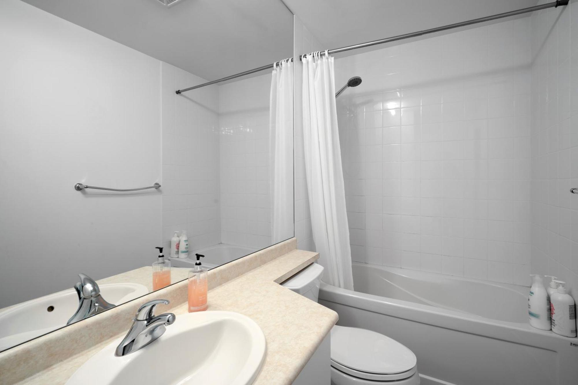 Downtown Toronto 1 Bdrm Condo With Parking And Views Kültér fotó